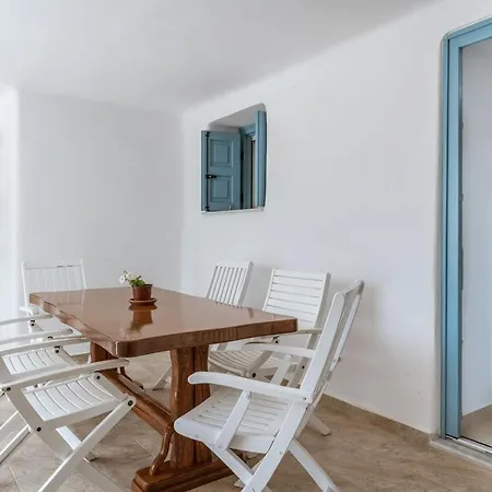 Afroditi Ftelia Yasemi B * Panormos (Mykonos)